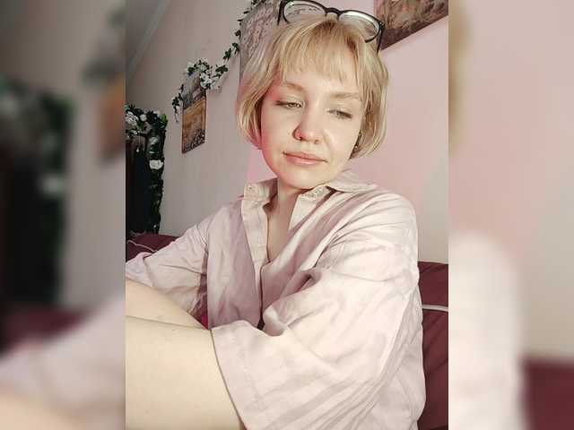 Tikoffka's BongaCams show and profile