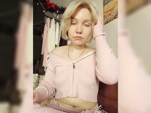 Tikoffka's BongaCams show and profile