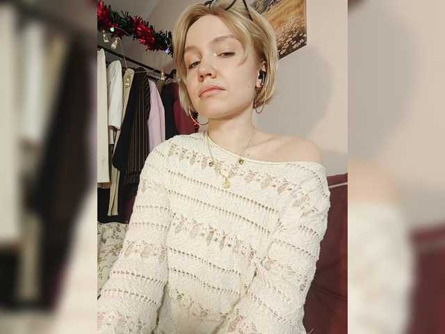 Tikoffka's BongaCams show and profile