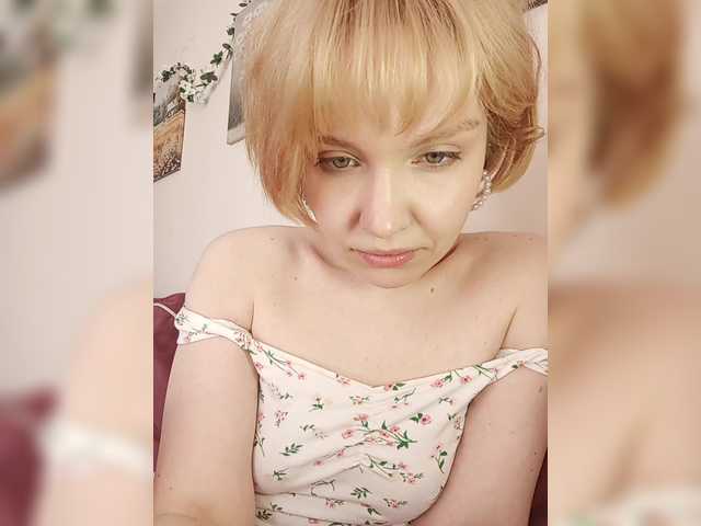 Tikoffka's BongaCams show and profile