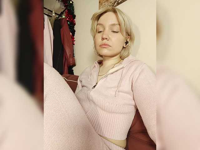 Tikoffka's BongaCams show and profile