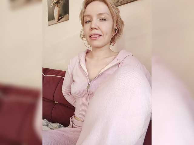 Tikoffka's BongaCams show and profile