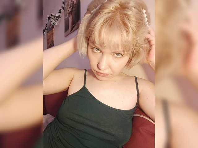 Tikoffka's BongaCams show and profile