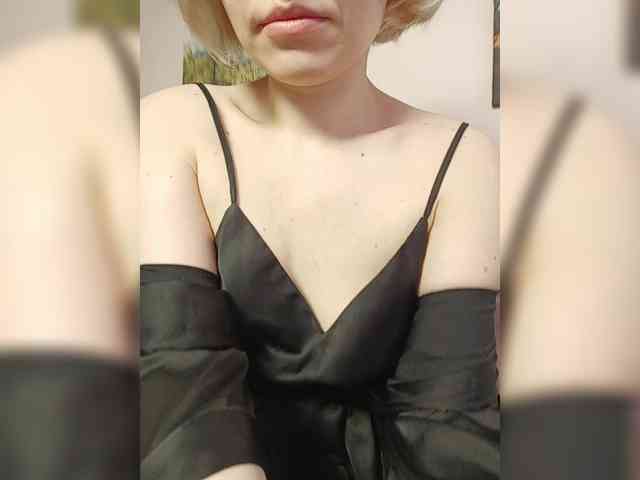 LadyAnny webcam