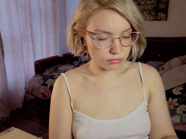 LadyAnny webcam