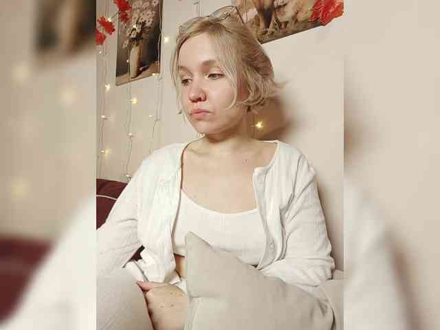 LadyAnny webcam