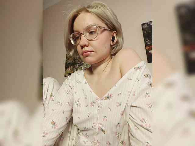 Tikoffka Live Webcam on BongaCams