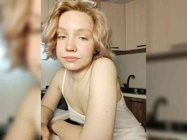 LadyAnny webcam
