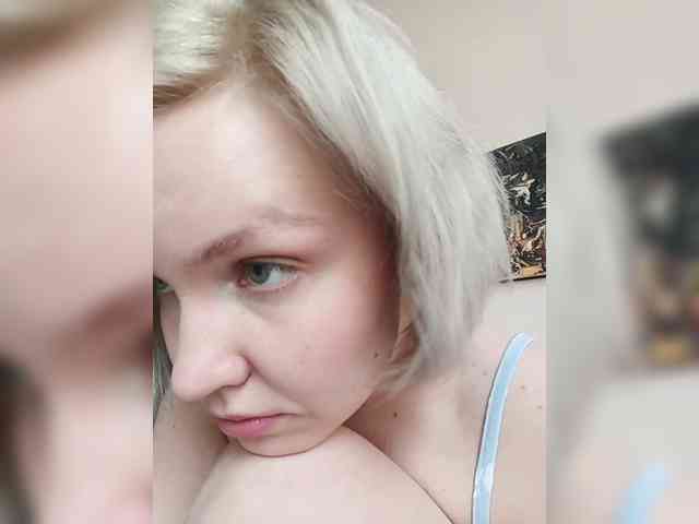 LadyAnny webcam