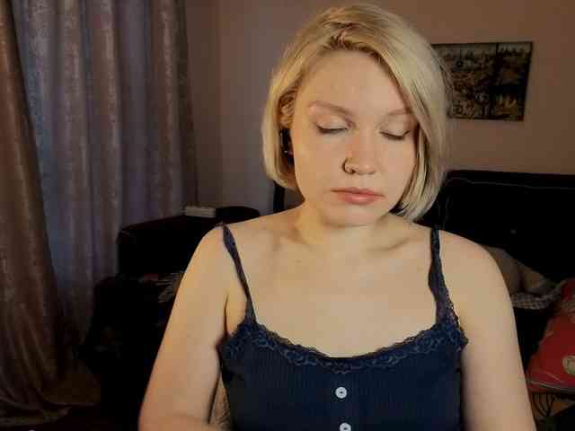 LadyAnny webcam