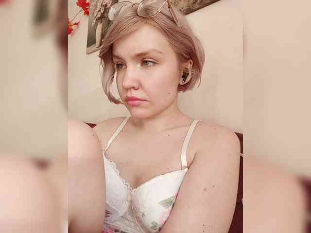 LadyAnny webcam