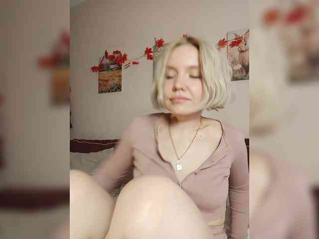 LadyAnny webcam