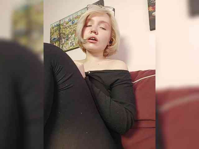 LadyAnny webcam
