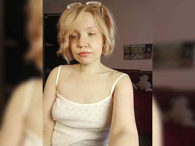 LadyAnny webcam