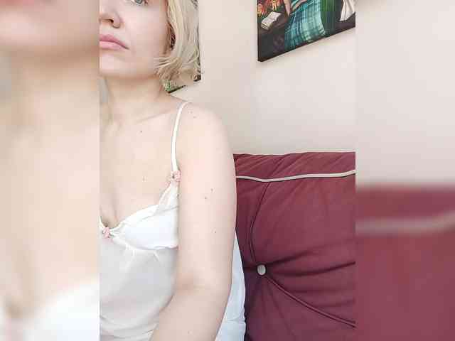 LadyAnny webcam
