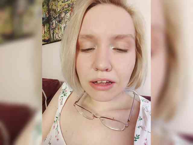 LadyAnny webcam