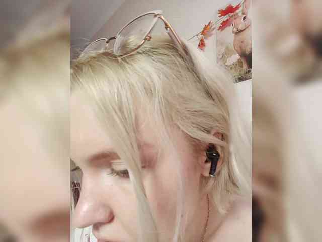 LadyAnny webcam