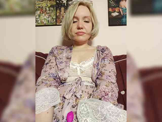 LadyAnny webcam