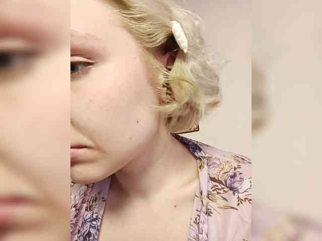 LadyAnny webcam