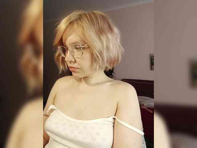 Tikoffka Live Webcam on BongaCams
