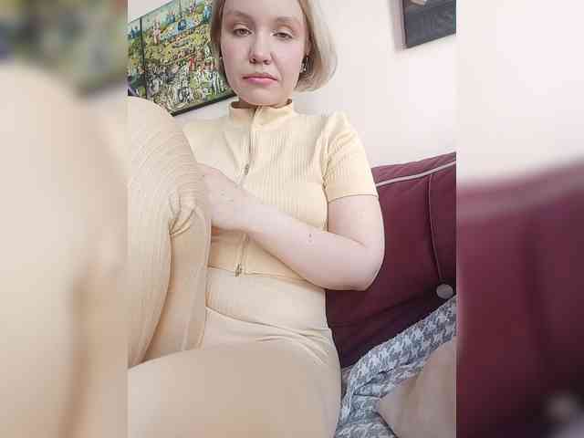 LadyAnny webcam