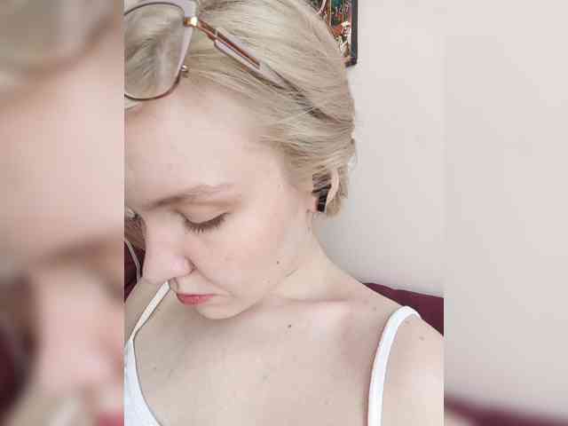 LadyAnny webcam