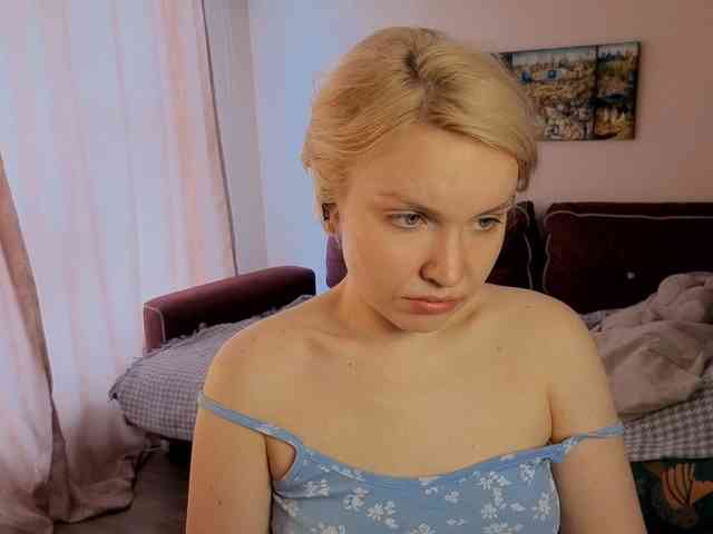 LadyAnny webcam