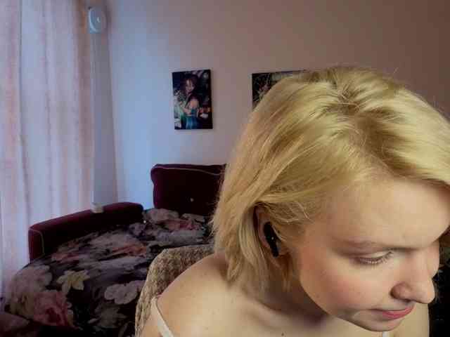 LadyAnny webcam