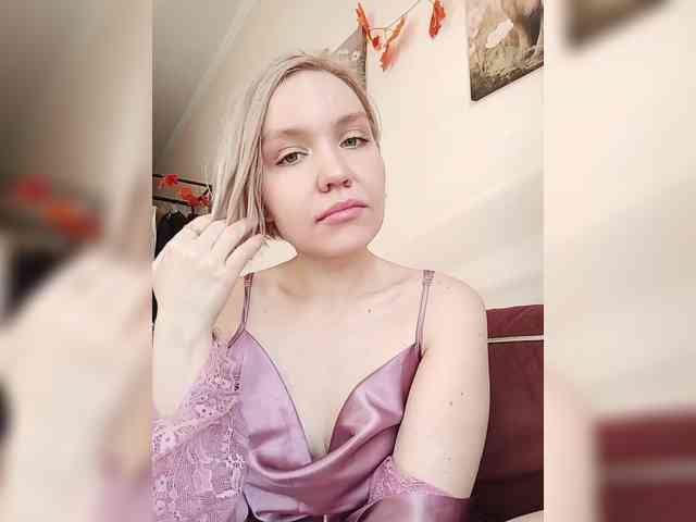 LadyAnny webcam