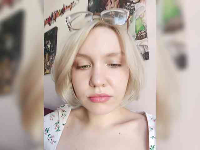 Tikoffka Live Webcam on BongaCams