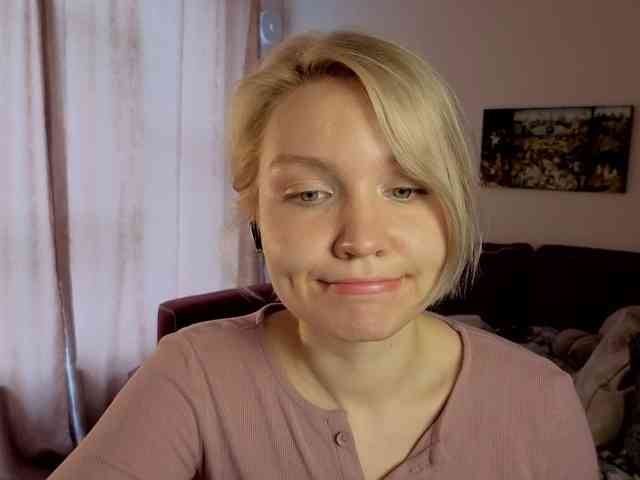 LadyAnny webcam