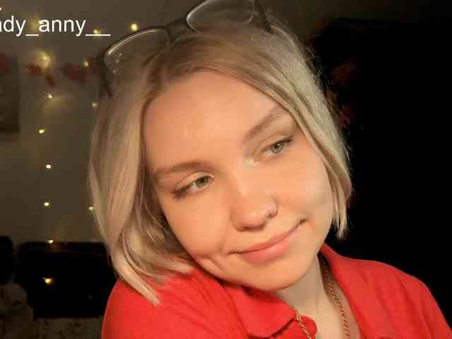 LadyAnny webcam