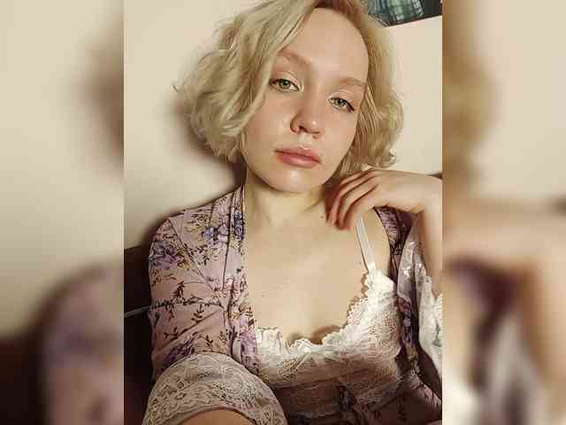 LadyAnny webcam