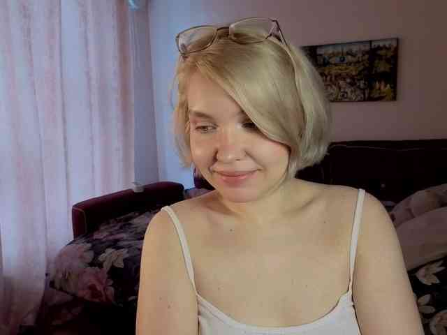 LadyAnny webcam