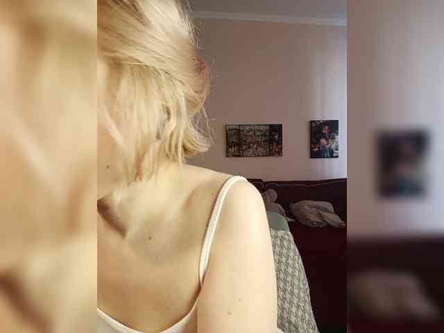 LadyAnny webcam