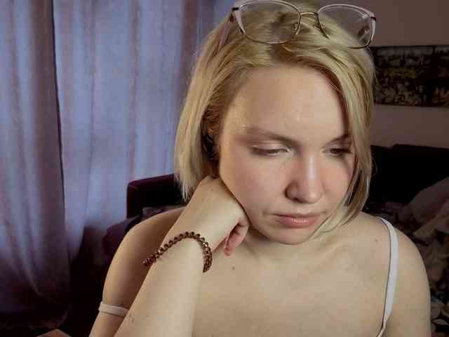 LadyAnny webcam