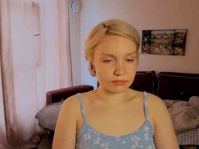 LadyAnny webcam