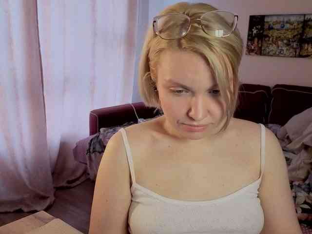LadyAnny webcam