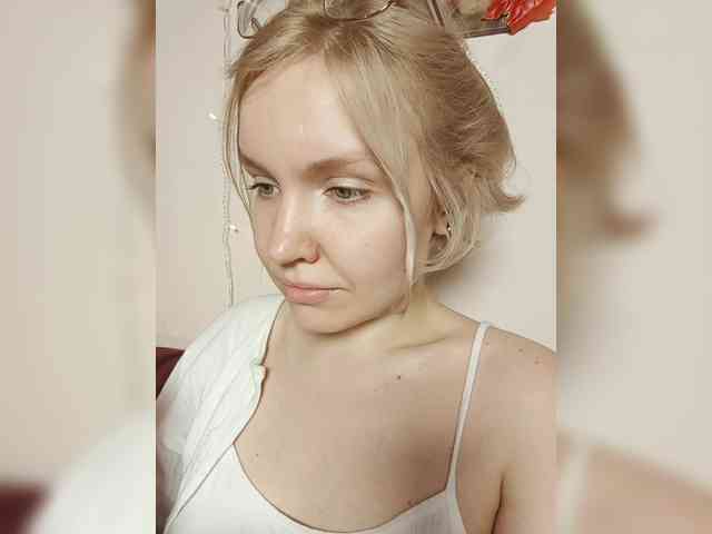 LadyAnny webcam