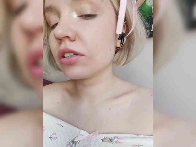 LadyAnny webcam