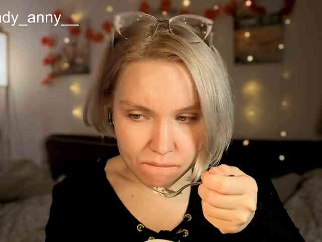 LadyAnny webcam