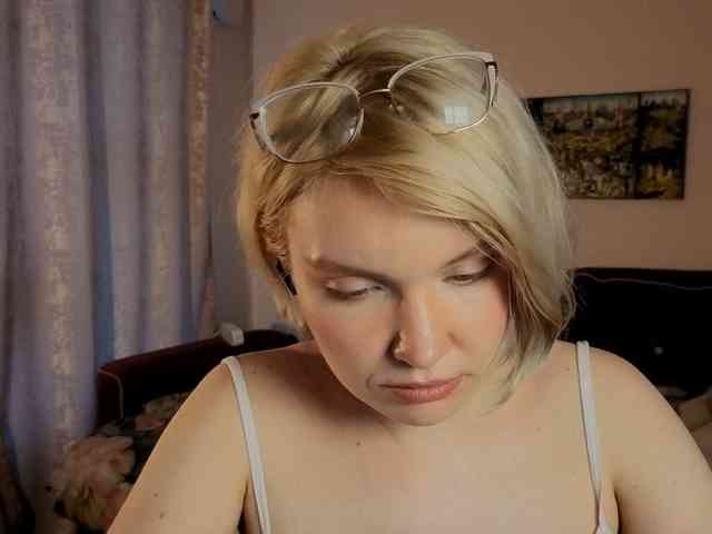 LadyAnny webcam