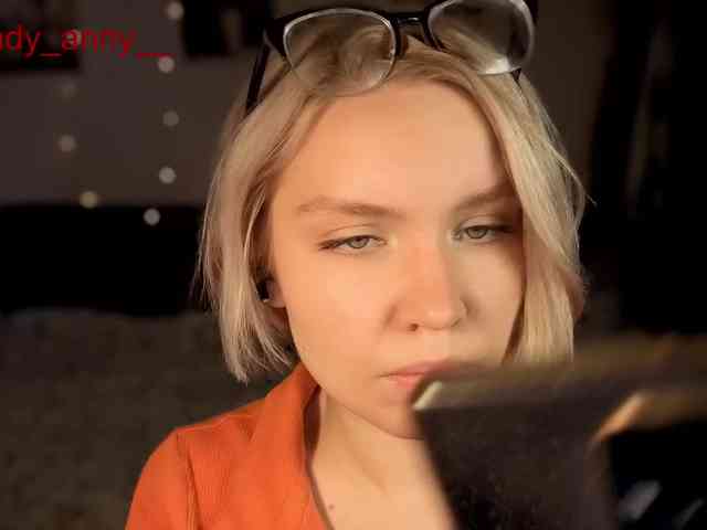 LadyAnny webcam