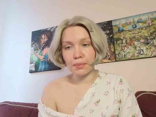 LadyAnny webcam