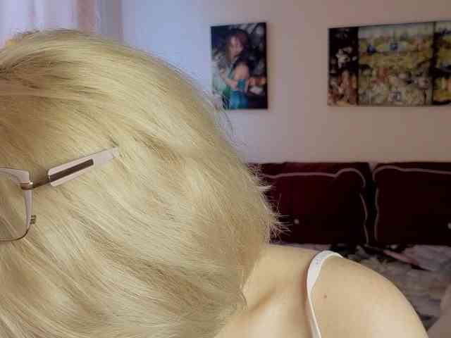 LadyAnny webcam