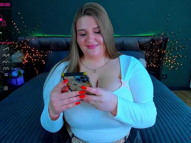 Adele-sugar's BongaCams show and profile