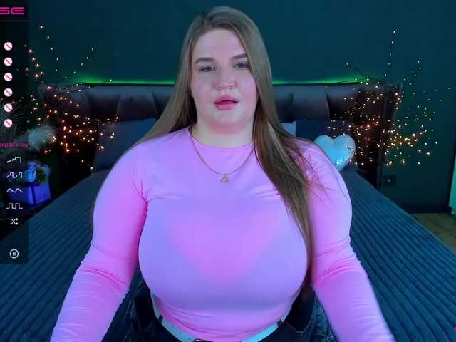 Adele-sugar's BongaCams show and profile