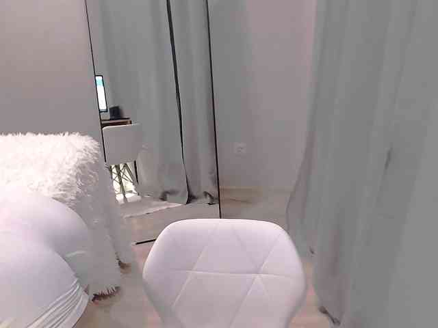 LucyLiu webcam