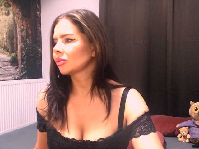 sofialiuba's BongaCams show and profile