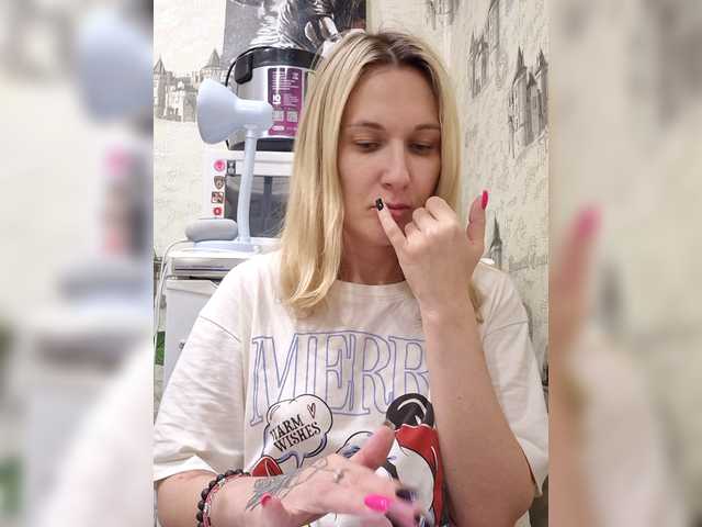 kykyshe4ka — Hi guys welcome here, one nude dance 45 tok